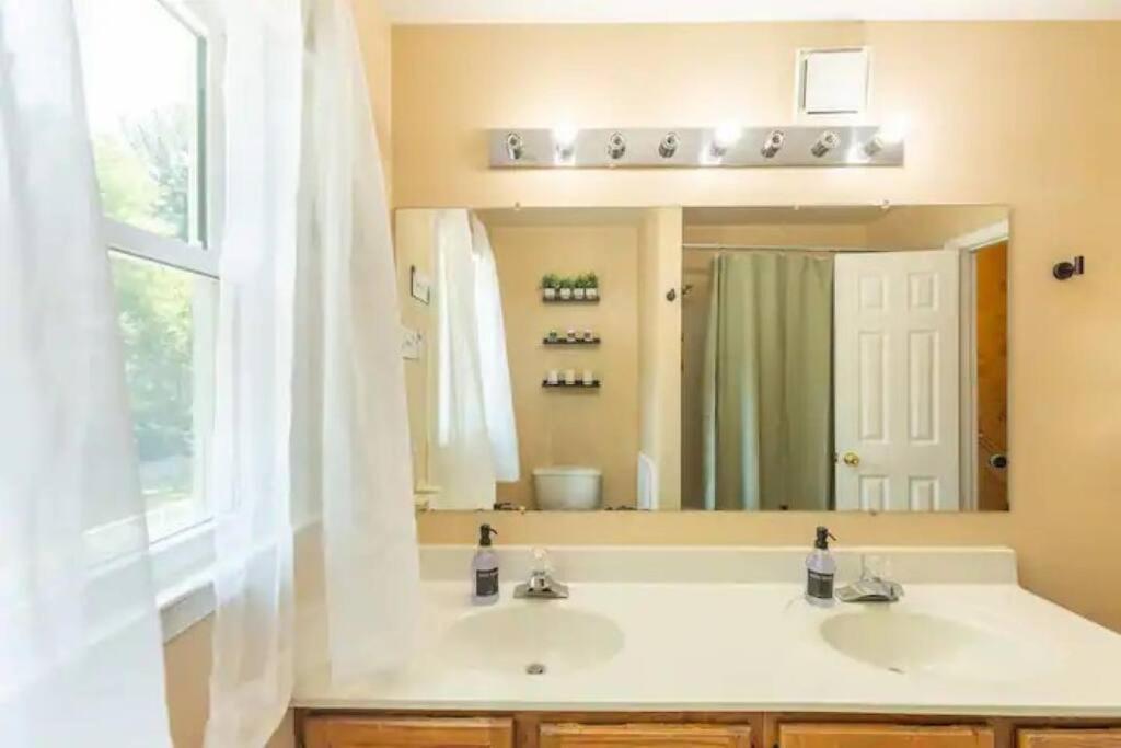 Lrge 5 Bedroom 9 Beds Near Dc-Pool, Hot Tub, Gym, Game Rm, Fire Pit Bowie Exteriér fotografie