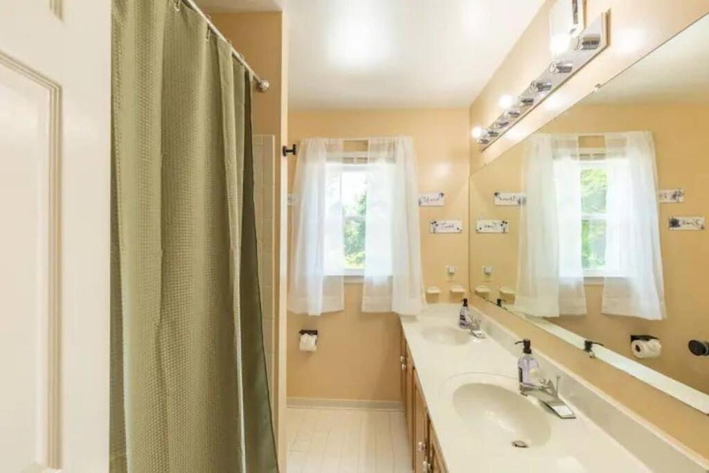 Lrge 5 Bedroom 9 Beds Near Dc-Pool, Hot Tub, Gym, Game Rm, Fire Pit Bowie Exteriér fotografie